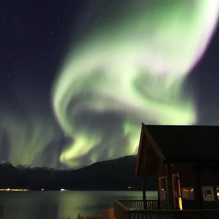 Lyngen Alps Panorama Gerendaház