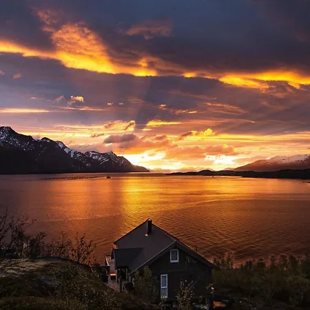 Lyngen Alps Panorama *